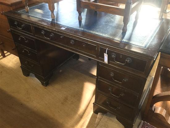 Reproduction mahogany pedestal desk, fitted eight drawers